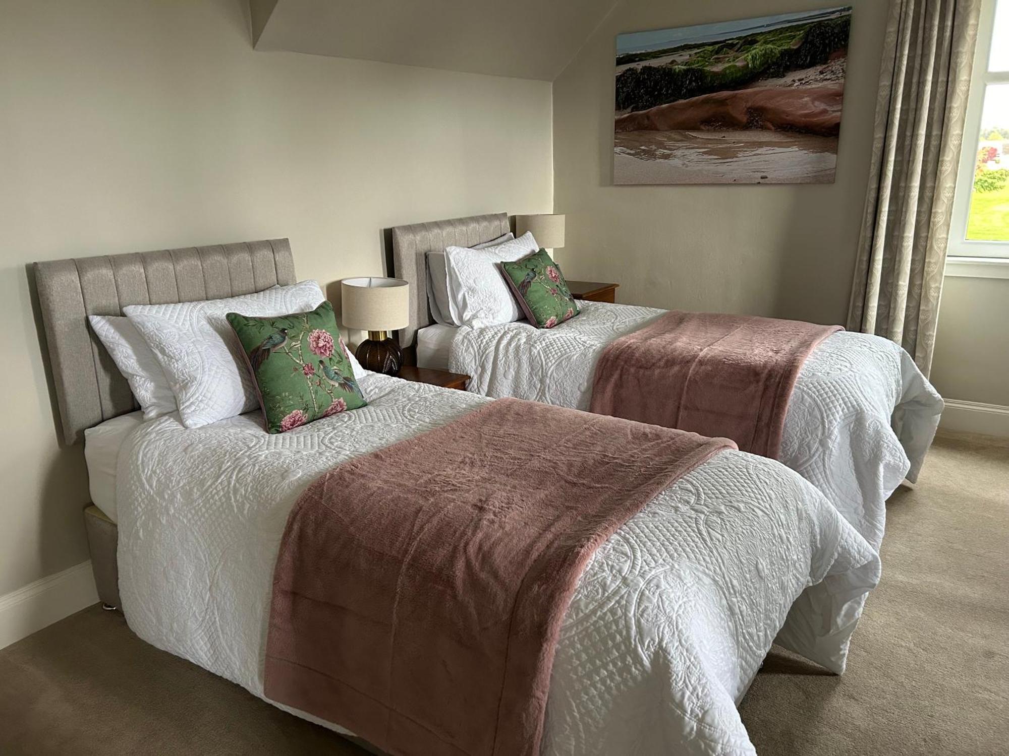 Glen Lyon Lodge Bed And Breakfast Нэрн Экстерьер фото