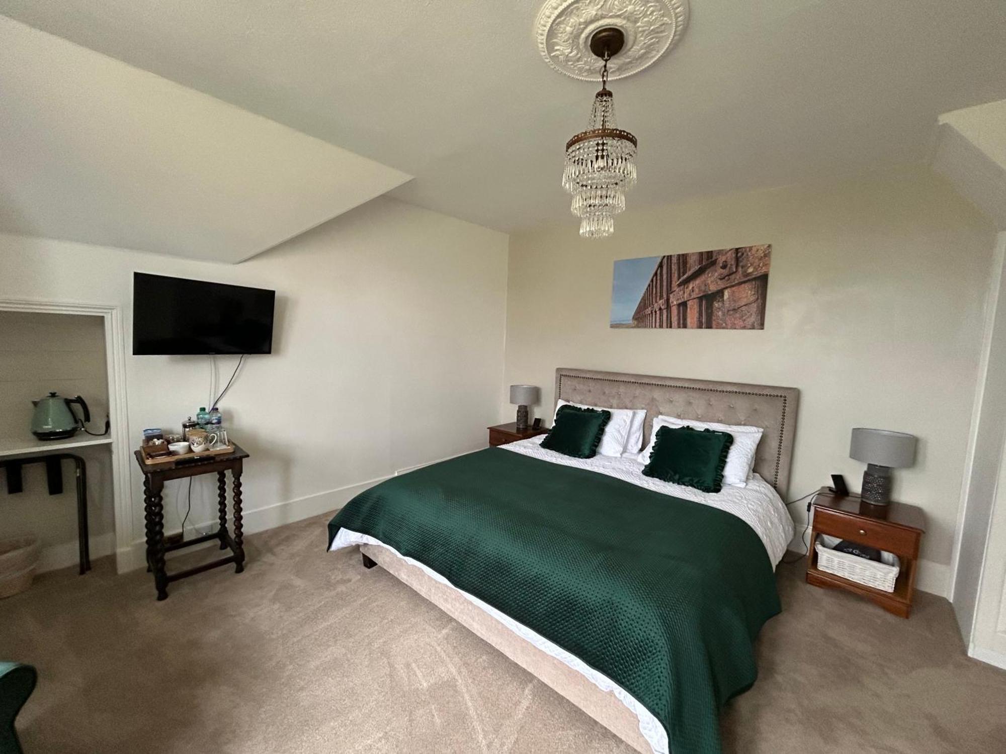 Glen Lyon Lodge Bed And Breakfast Нэрн Экстерьер фото
